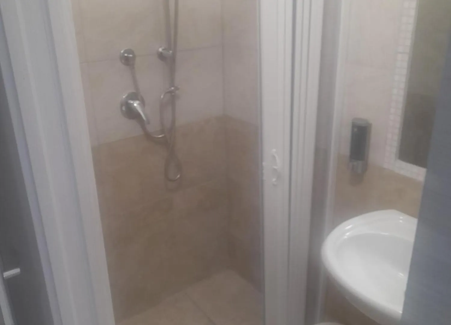 Bed And Fly Aeroporto Fontanarossa Reception H24 Bagno Privato In Camera Catania Bed & Breakfast